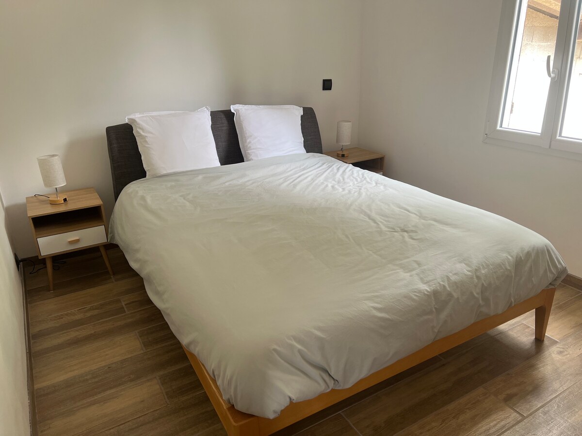 Chambre parentale avec lit double